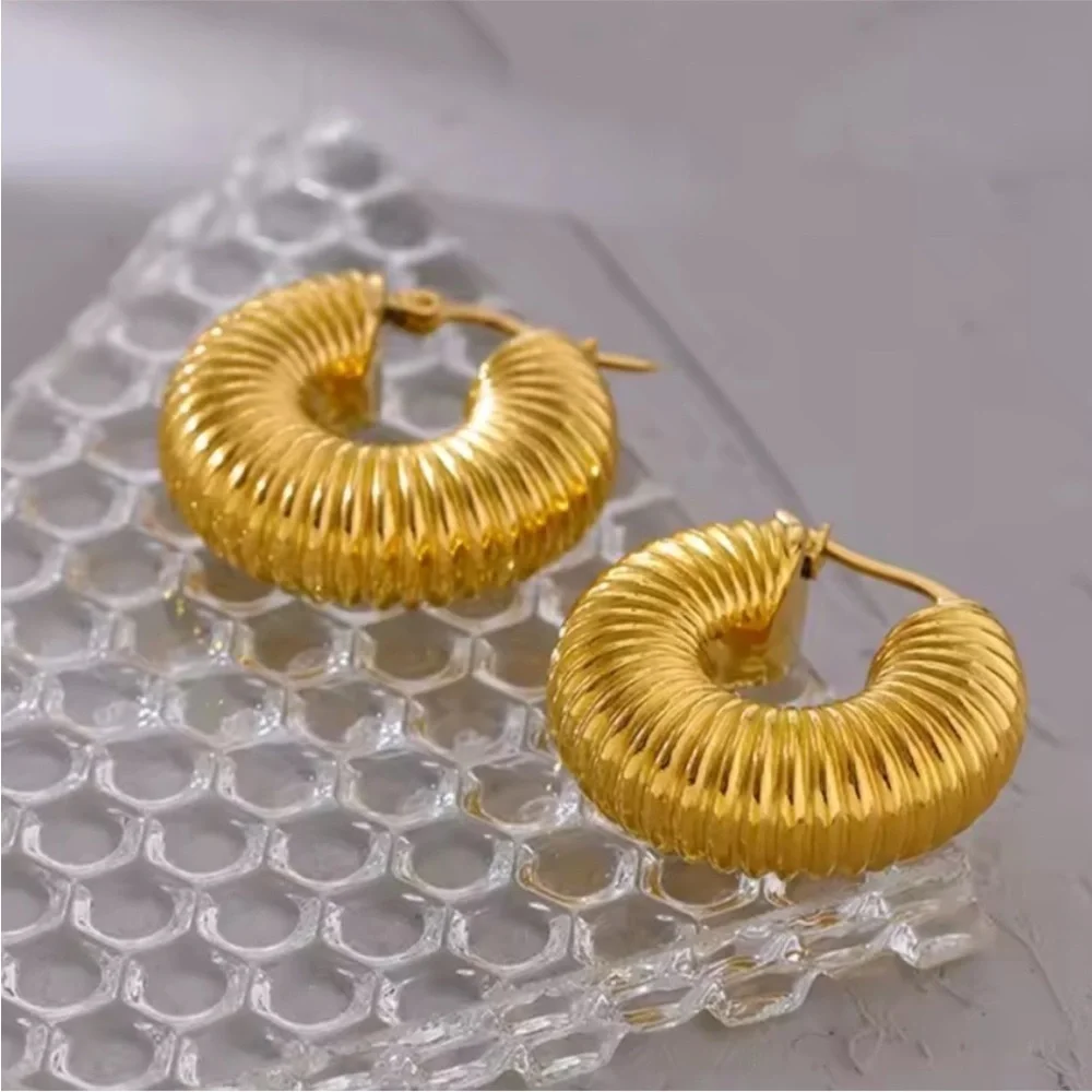 Anthropologie Gold Chunky Snail Shell Hollow Earrings